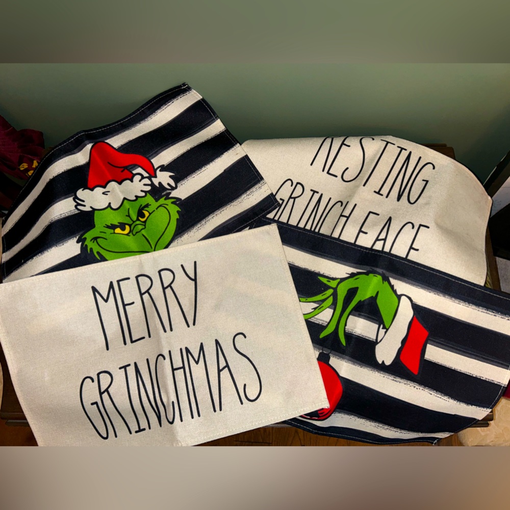 The Grinch Placemats & Table Runner